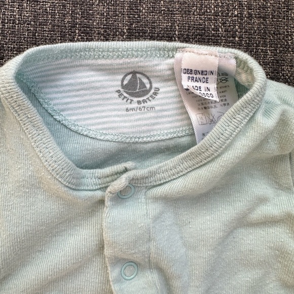 Petit Bateau 6M onesie - Picture 3 of 4